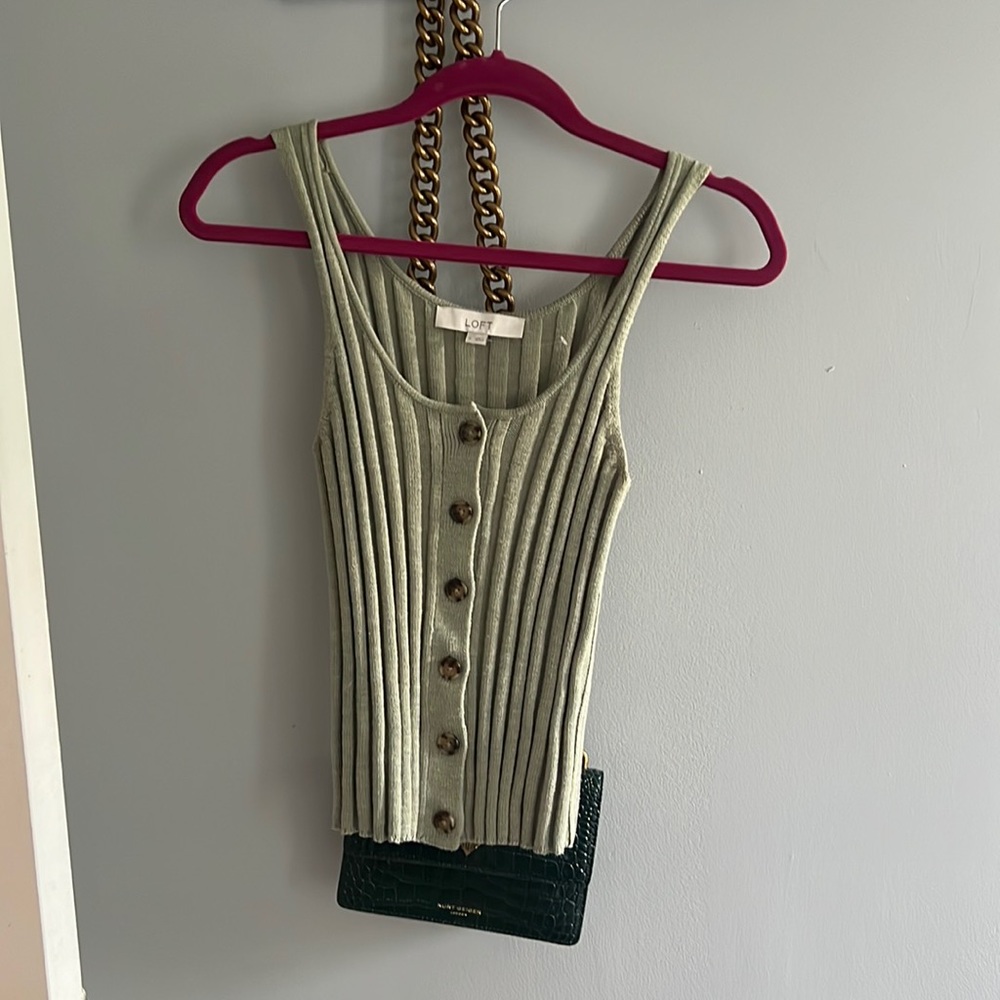 Loft Top, tortoise button, size Small